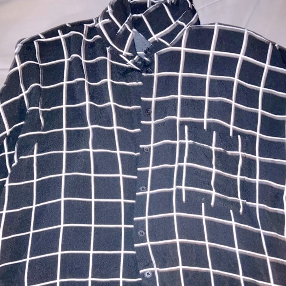 Forever 21 cropped button up black and white
